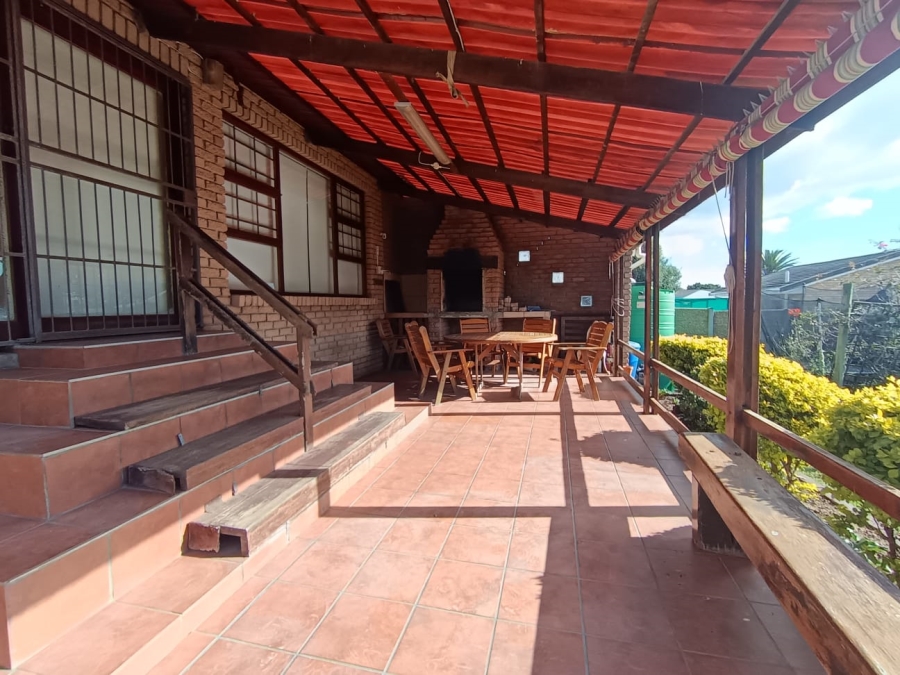 To Let 3 Bedroom Property for Rent in Heiderand Western Cape